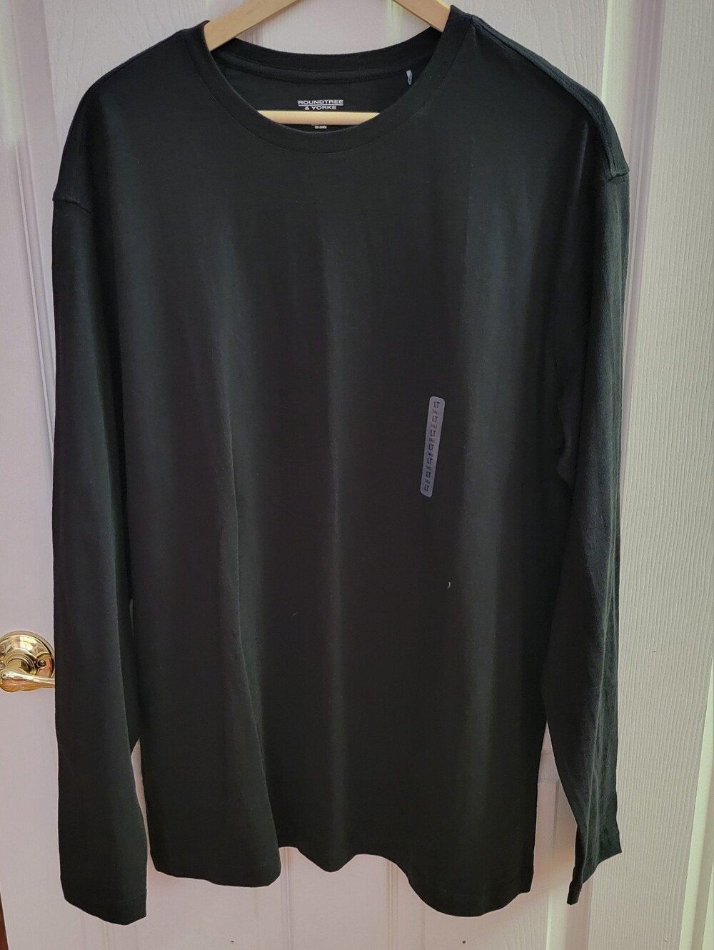 Roundtree & Yorke Black Long Sleeve Crewneck Tee